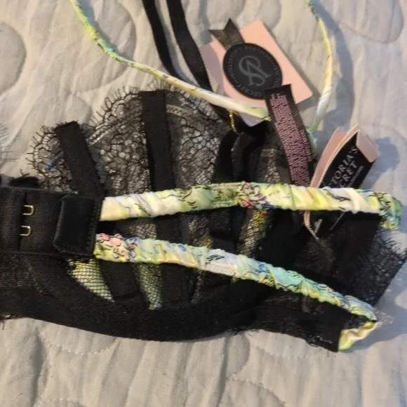 Victoria's Secret Designer Collection Fantasy Island Silk Lace Sexy 2 Piece Set - Picture 7 of 12